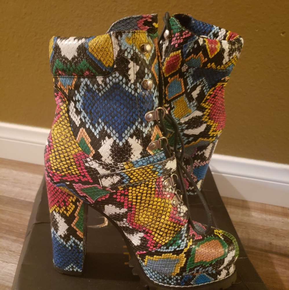 Women's Montclair -11 Platform Bootie